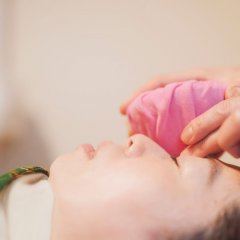 アイヒーリーングコース（毛細血管の血流を促す動脈マッサージ！目の疲れをいやす）40分　6600円