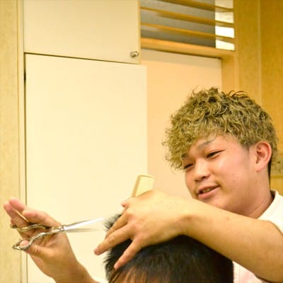 豊中市での散髪は理容室 ワンスポットヘアークラブ ヘアカット カラー パーマほか ツクツク ビューティー ポイントが貯まるサロンの検索予約サイト