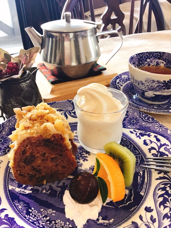🔱山の辺の道に似合う「キャロットケーキ」🔱 .