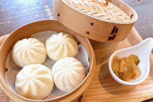 【冬季限定 点心】W中華まん（ミニ肉まん・ミニ青菜椎茸まん）