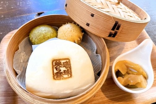 【冬季限定 点心】軟骨ソーキまん＆マーラーカオ（中華蒸しパン）