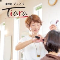 骨格補正小顔カットがオススメ!!新潟県十日町市の美容室【Tiara/ティアラ】