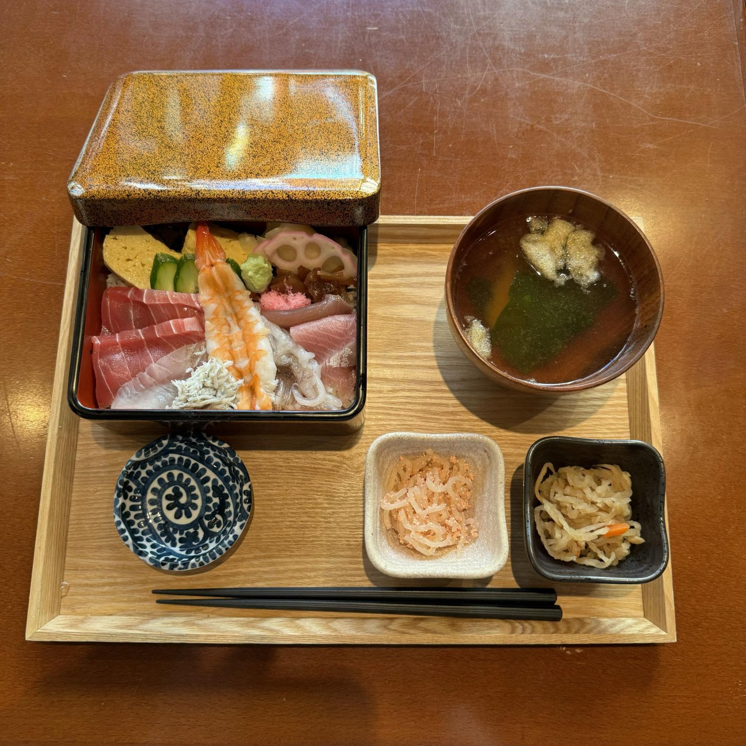 朝食：海鮮丼