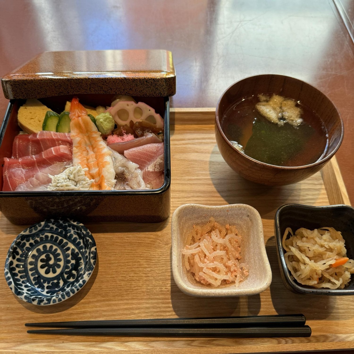 朝食：海鮮丼