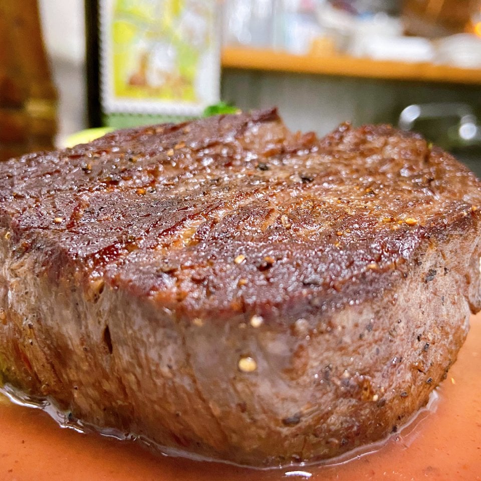 牛フィレ肉のステーキ