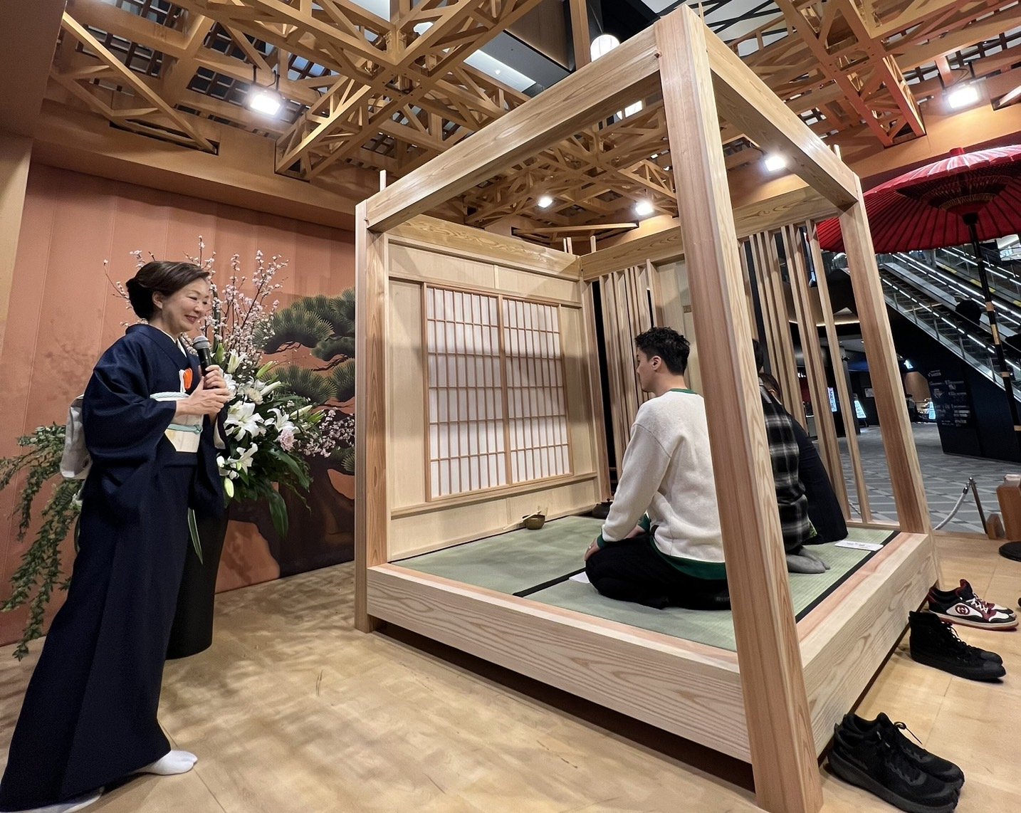 世界を旅するモバイル茶室