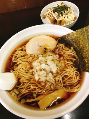 八王子ラーメン ひふみ屋（山梨）