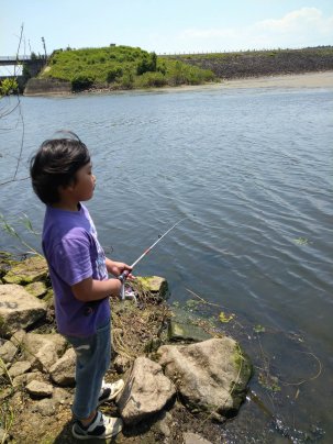 🔶今日は🔵青空のもと… まきばの🌿子ども釣り大会🎣