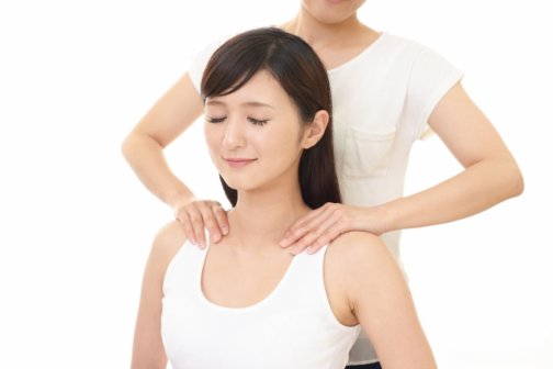 春の寒暖差で顔がたるむ?ほうれい線・フェイスライン対策法!