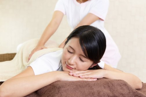前屈できないと老け見え⁉ 3月は柔軟性UPで美姿勢&若返り!