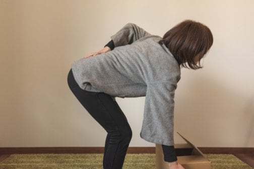「ズキッ」はぎっくり腰の前兆?太田市で女性の腰痛予防整体!