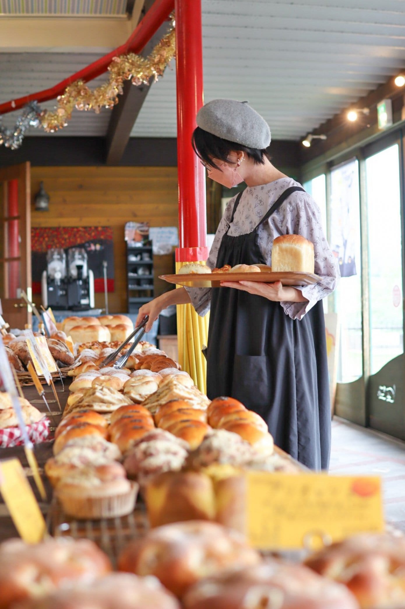 自家製酵母と薪窯焼きのパン~緑と風のダーシェンカ~