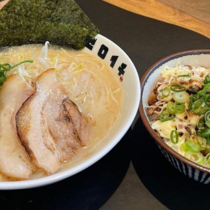 　宮崎市ラーメン　ゼロイチラーメン池内店　豚骨ラーメン