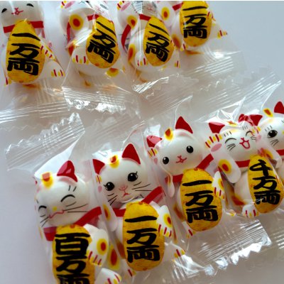 まねきねこチョコレートボール500g/縁起が良いとプレゼントとしても根強い人気♪