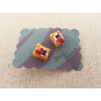 イチゴデニッシュピアス(Y)