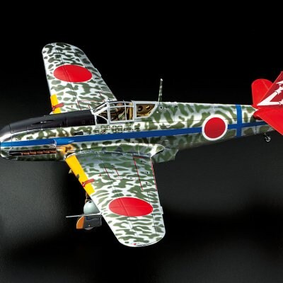 1/48スケール川崎三式戦闘機飛燕Ⅰ型丁シルバーメッキ仕様迷彩デカール付き