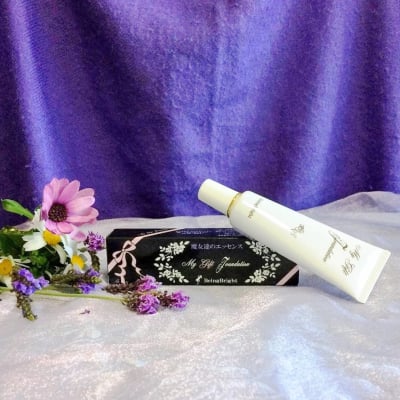 ヒーリングが出来る 自然派化粧品 魔女達のエッセンス マイギフト ファンデーション 30g(ナチュラル)