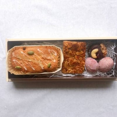 【プチギフトに最適!!】ミニパウンドと焼き菓子セット