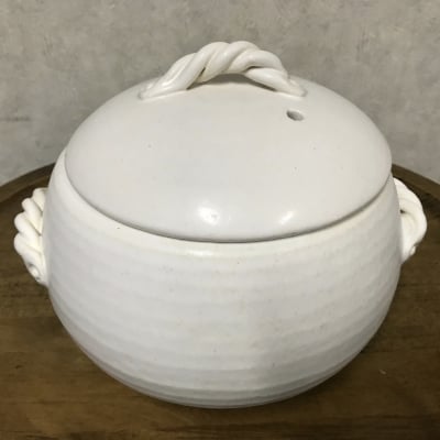 yomogina (ヨモギーナ)鉛不使用の遠赤土鍋(よもぎ蒸し用にも炊飯用にも使えます)