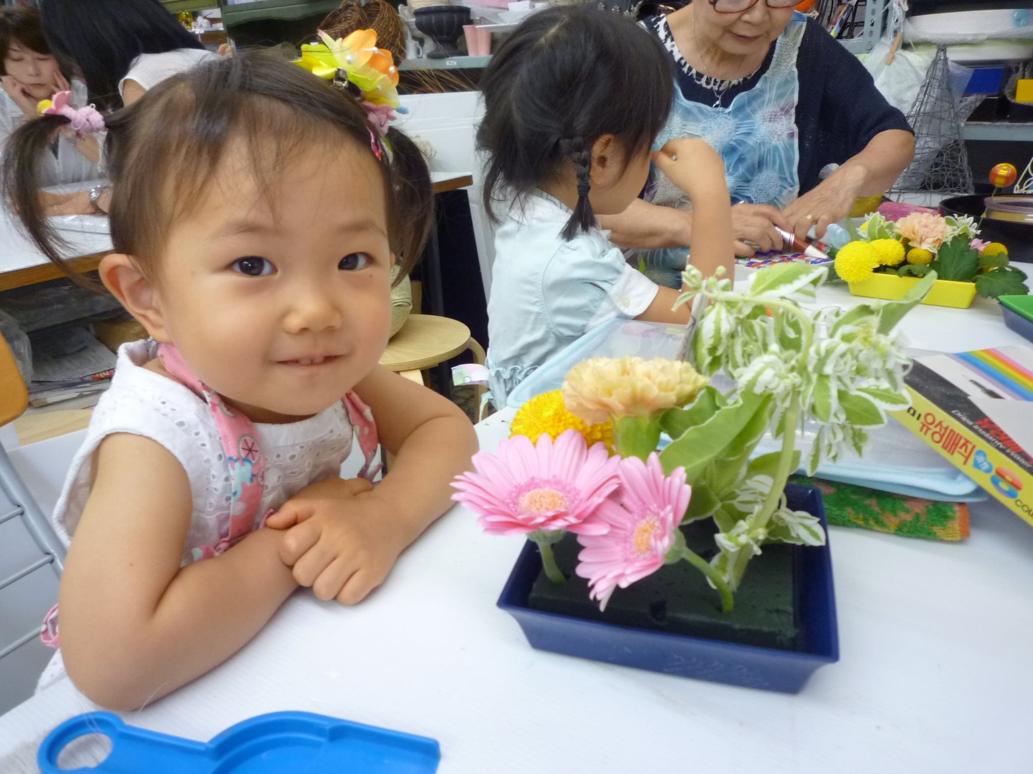 こどもお花教室 アレンジメント 体験レッスン Sfcスクール 目黒区 祐天寺の生け花 フラワーアレンジメント教室 ツクツク ウェブチケット モバイル コトの通販サイト 体験を買える