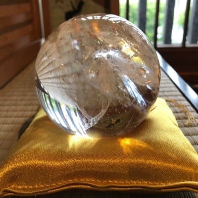 金運 水晶玉 透明 75mm レインボー入り