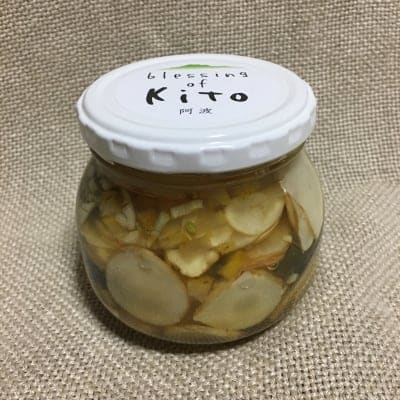 木頭のキクイモと柚子のピクルス・にんにく味/自然栽培 / 無添加/ 徳島県木頭から野草とオーガニック野菜のお取り寄せ「阿波・Blessing of kito」/自社栽培のオーガニック野菜やハーブと、自然の中から採集した薬草・野草を販売しています。