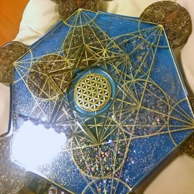 Hiro✡オリジナル オルゴナイト〜Orgonite〜メタトロンキューブ型5弦オルゴンハープ