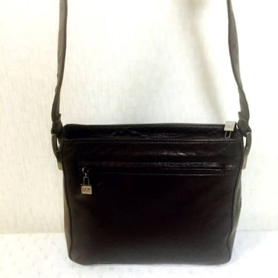 PERLINA NEW YORK新品同様本革ショルダーバッグ黒茶