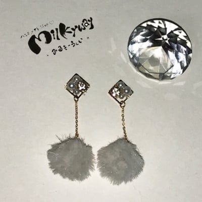 秋冬アイテム♡ビジュー&ファー♡ピアスorイヤリング♡ファーのカラー選べます♪