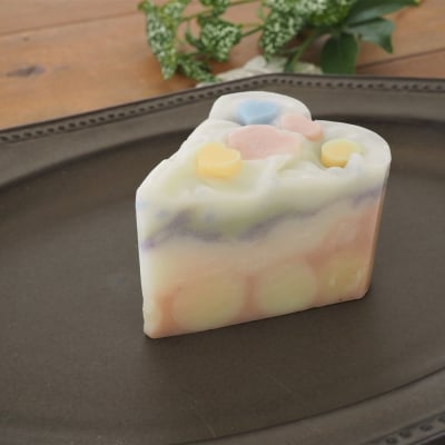 【お買い得にしました】ハートのケーキソープ(パステル)