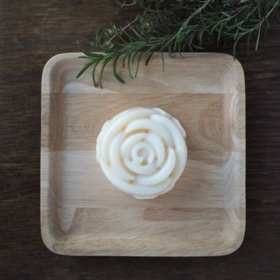 薔薇の形の洗顔石けん【フランキンセンス】たっぷり110g