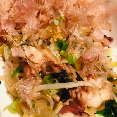 本花けずり 100g入 ◎かつお荒節薄削り◎ 料理にかけて良し出汁をとって良し ◎たっぷりと大胆に◎上質の出汁◎キムチに鰹節◎薄削りでめっちゃ美味!!