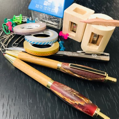 ◎ 鰹節ボールペン ◎遊び心満載◎ 話題◎ 世界に一つだけのオリジナルぺん ◎ 鰹節×樫の木 ◎ 現代の武士であるサラリーマンの大切な武器◎