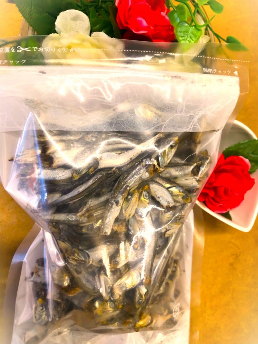 ◎限定商品◎いりこ 煮干し 200ｇ入り◎瀬戸内海産 約６㎝◎出汁やおやつに◎DHAやEPAで脳を活性化◎血流もよくなります◎健やかな毎日の為に免疫力ｱｯﾌﾟ◎