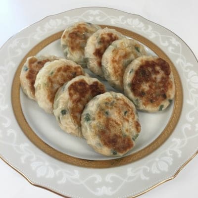 プリプリな海老が沢山入った海鮮焼き40g×8個入。 お弁当やビールのお供に最高!