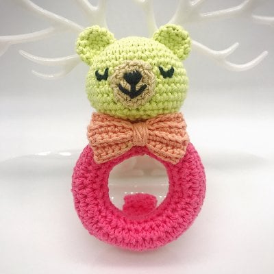 くまちゃんガラガラ/送料無料/出産祝い/ライトグリーン×パッションピンク