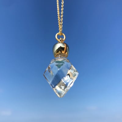 【在庫一掃SALE・エジプト直輸入】100%天然高級ロータスオイル◆今のあなたへの一言メッセージ付き◆ネックレスタイプ