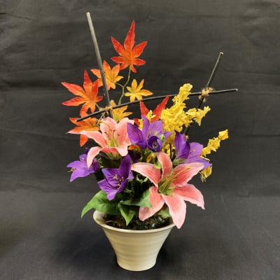 《送料無料》【造花】赤いモミジとキキョーの秋物アレンジ/ok-0035