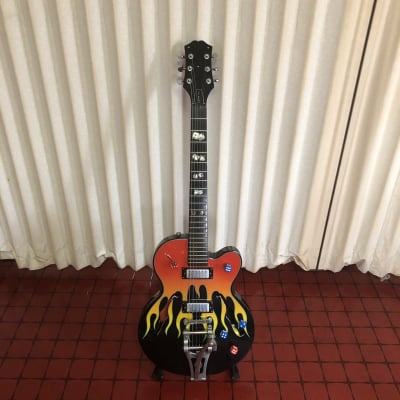 エピフォン ロカビリーファイヤーセミアコタイプ 専用ハードケース付き(中古)