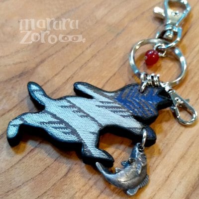 【猫型キーホルダー・渡邊印】 ハンドメイド 和柄猫 帯生地 革製品