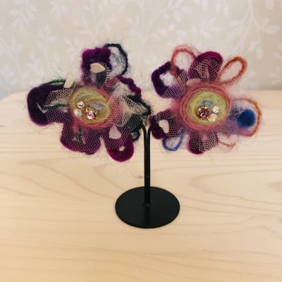 E・M様専用チケット ニードルパンチのお花ピアス(ライラックラベンダー)