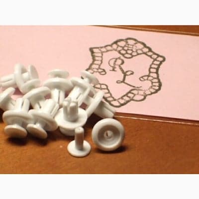 足並リベット(白・黒)20個入り■打ち具を使わずに取り付け可能■カルトナージュの材料に♪