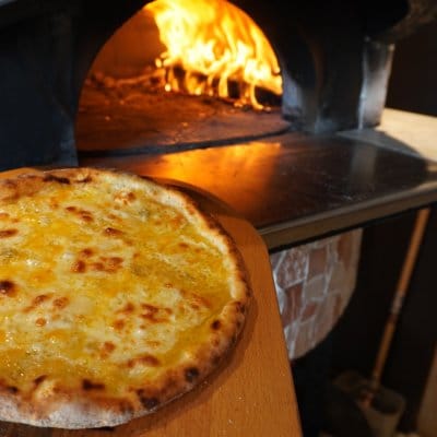 石窯薪Pizza クワトロフォルマッジ