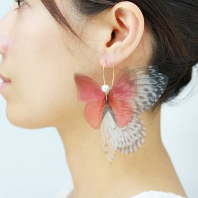蝶蝶ピアス ルビー