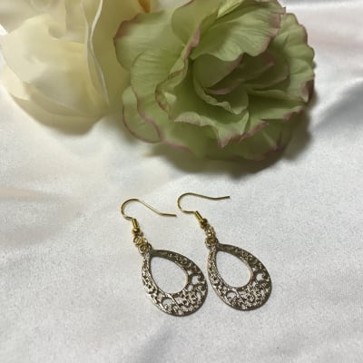 ピアス