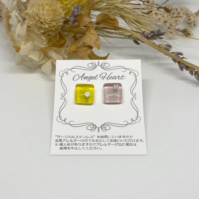 【ピアス】ガラスタイルピアス2個セット(桜)