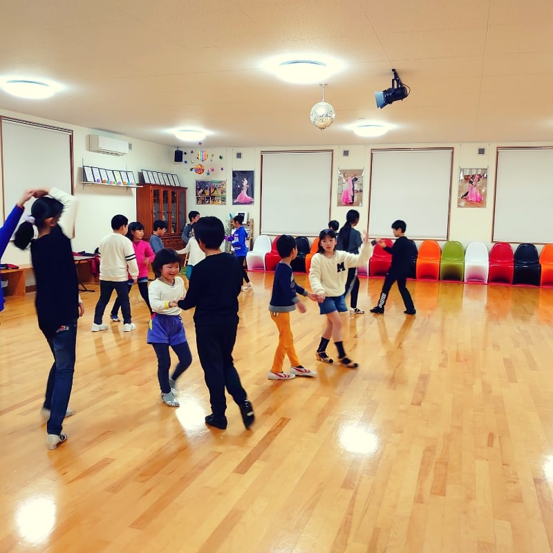 入会金 初年度年会費無料 幼児社交ダンスクラス1カ月コース 社交ダンススタジオ Ball Hallバルホール 島根県安来市 ツクツク ウェブチケット モバイル コトの通販サイト 体験を買える