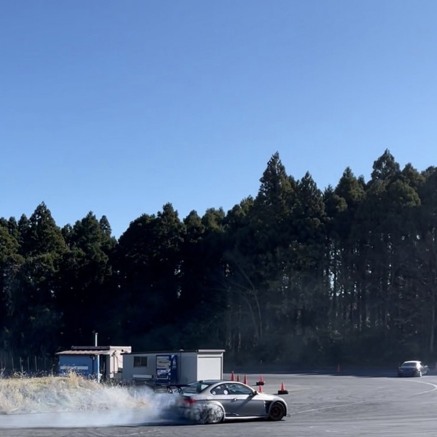 【2022年12月24日クリスマスイブ開催】レンタカーあり日本一敷居の低いサーキット体験！MAKODOの森走行会(南千葉サーキット) 【受付チケット】