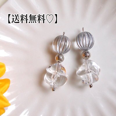 クリア×淡ブルーピアス