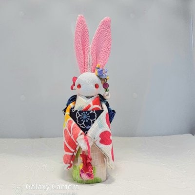 白地浴衣のかわいいウサギ人形